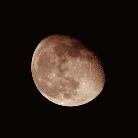 居待月（月齢 17.6)