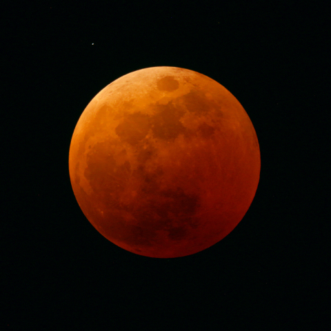 皆既月食（食分 1.17）