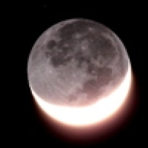 パンスターズ彗星の上で見られた地球照