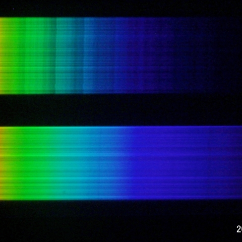 オリオン座　α星とβ星のスペクトル