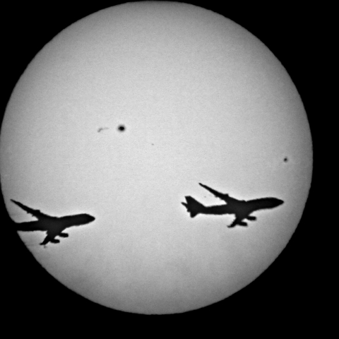 12/25  太陽とジェット機