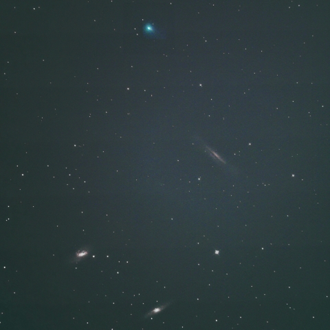 しし座の三つ子銀河と紫金山第1彗星（62P）