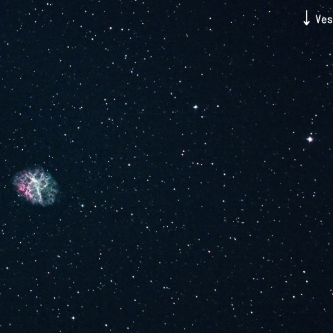 かに星雲（M1）に接近する小惑星ベスタ