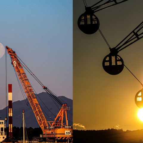 吊り上げられる月とぶら下がる夕日