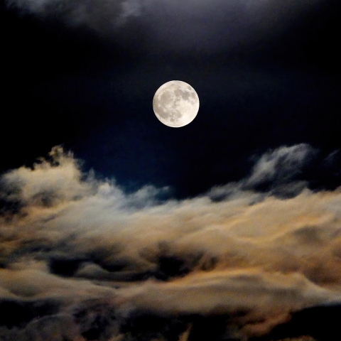 ストロベリームーン