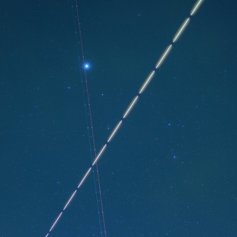 こと座を通過するISS