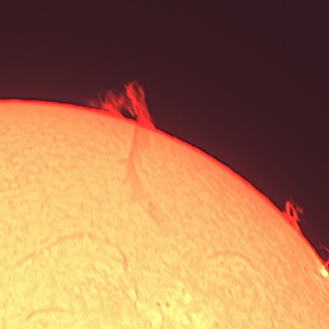 プロミネンスとダークフィラメント