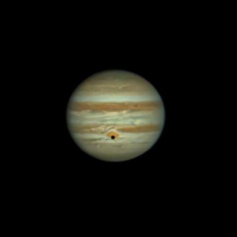 木星（大赤斑と衛星エウロパの影）