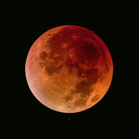 皆既月食とみずがめ座の星の掩蔽