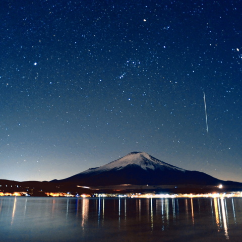 富士とふたご座流星