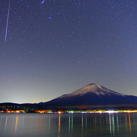 富士とふたご座流星