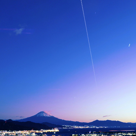 金井飛行士搭乗のISSと富士