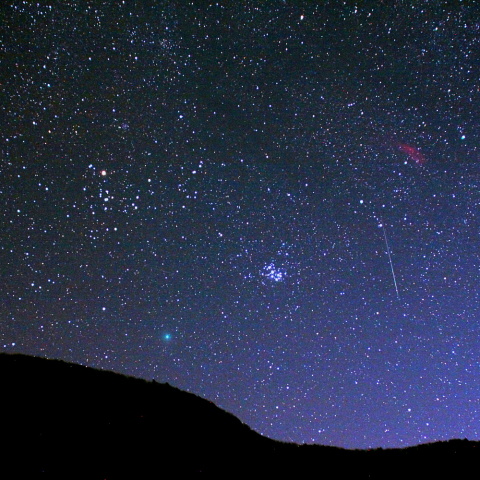 沈むウィルタネン彗星とふたご座流星
