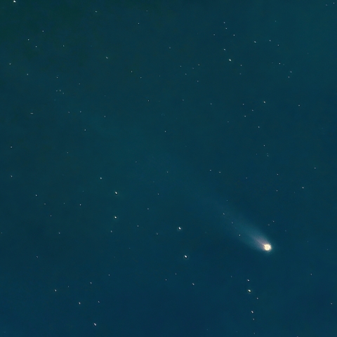 市街地からのレナード彗星