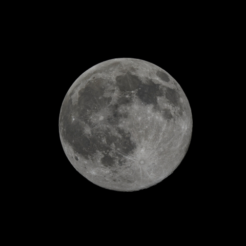 スノームーン（2月の満月）