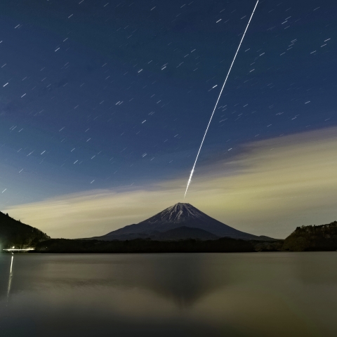 ISS、富士山頂に向かう