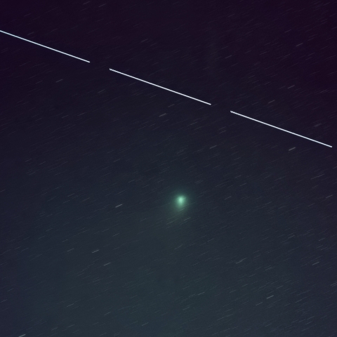 ZTF彗星付近を通過するISS