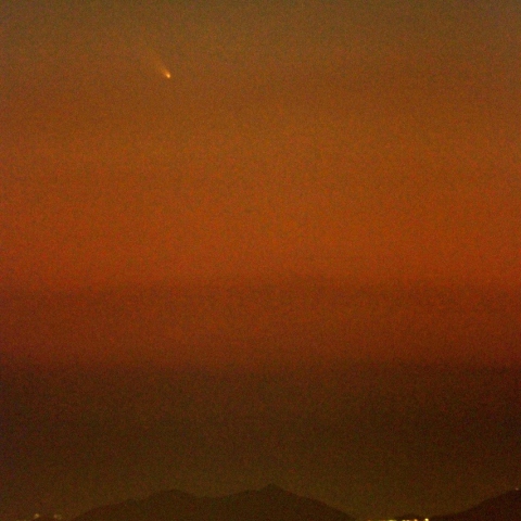 生駒山から見たパンスターズ彗星