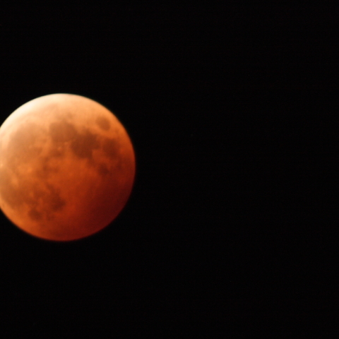 赤い月と天王星