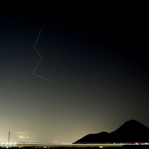 カシオペア座と三上山