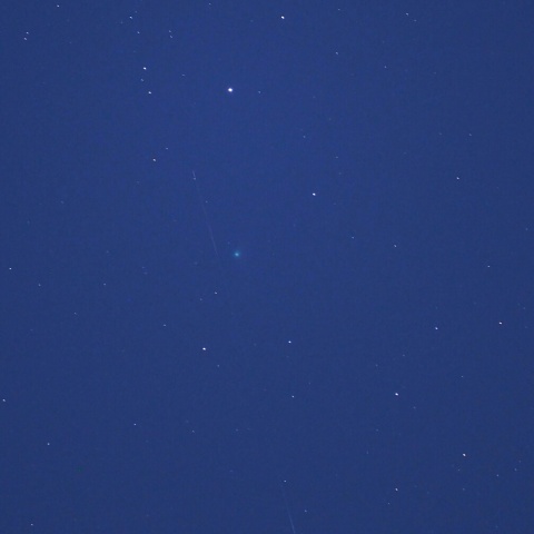 カタリナ彗星と人工衛星