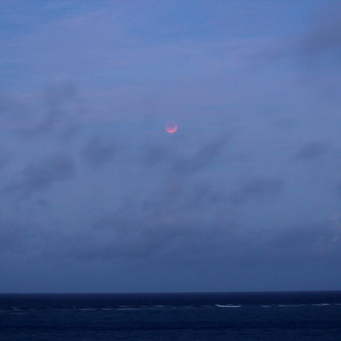 沖縄薄明皆既月食20110616