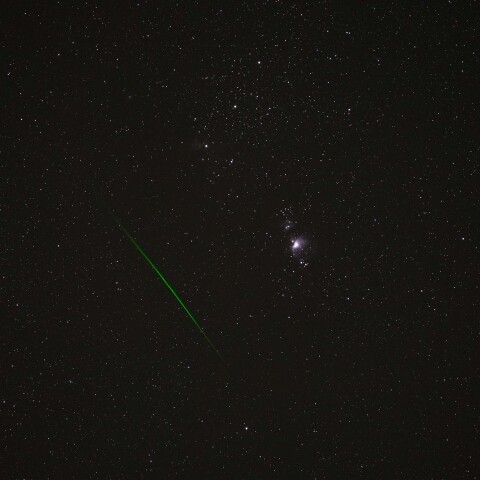 緑色の流れ星