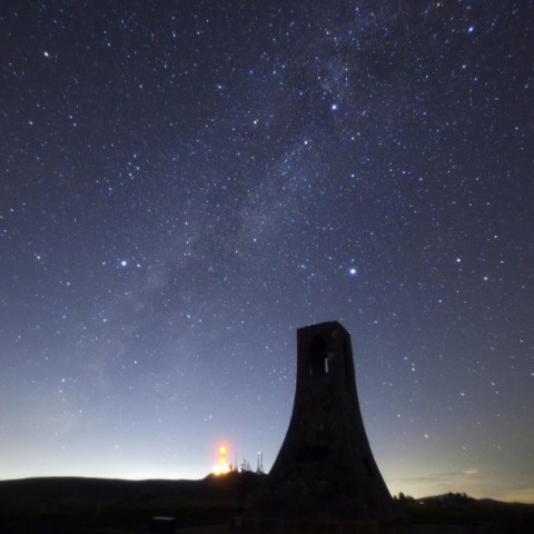 美ヶ原・美しの塔と夏の大三角