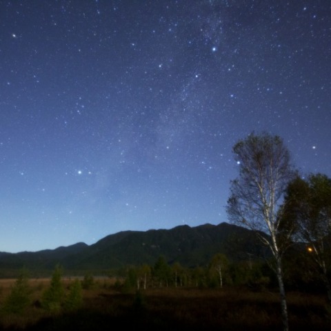 草紅葉の戦場ヶ原と沈む夏の大三角