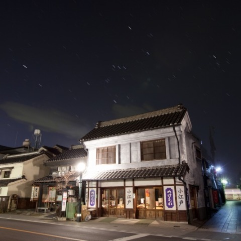 蔵造りの街・川越と沈む冬の星座