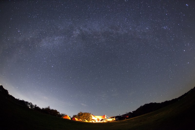 94 キャンプ場と銀河 By Starwalker 天体写真ギャラリー