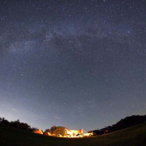 キャンプ場と銀河