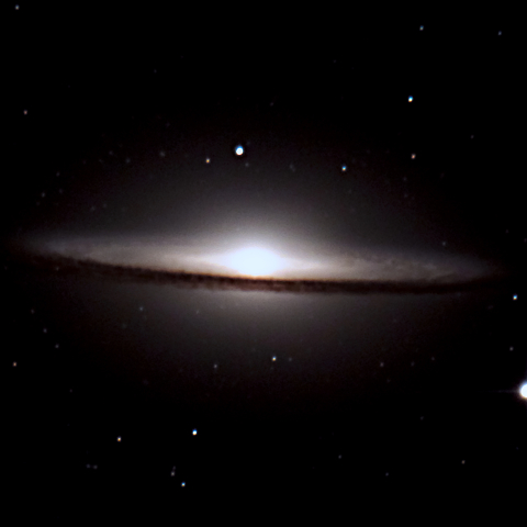 M104 ソンブレロ星雲