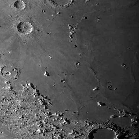 アルキメデス・プラトー・アルプス山脈・アルプス谷 付近