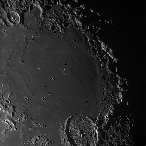 ガッサンディ　湿りの海 付近