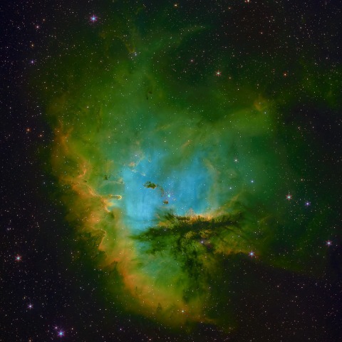 パックマン星雲(NGC 281)