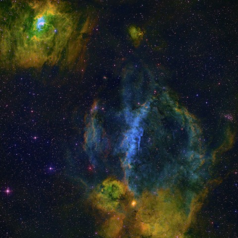 クワガタ星雲(Sh2-157) ，バブル星雲(NGC7635)， NGC7538です。