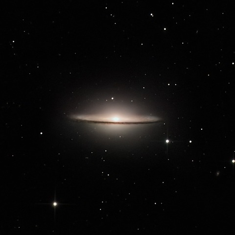 M104 (ソンブレロ星雲)