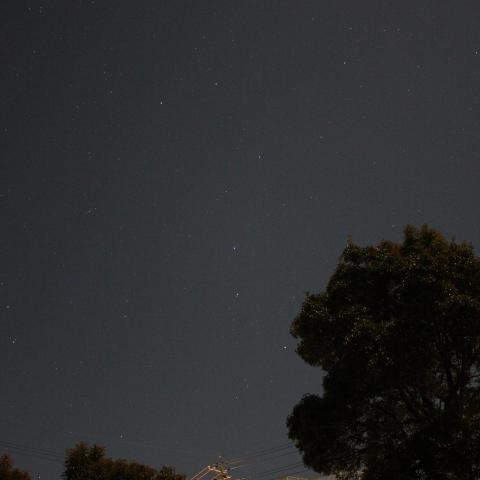 校舎上空の北斗七星