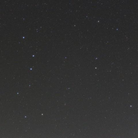 大小の北斗七星とトゥバン