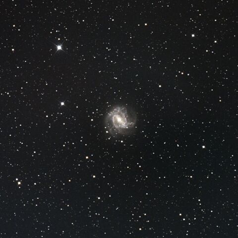 M83 南の回転花火星雲 うみへび座