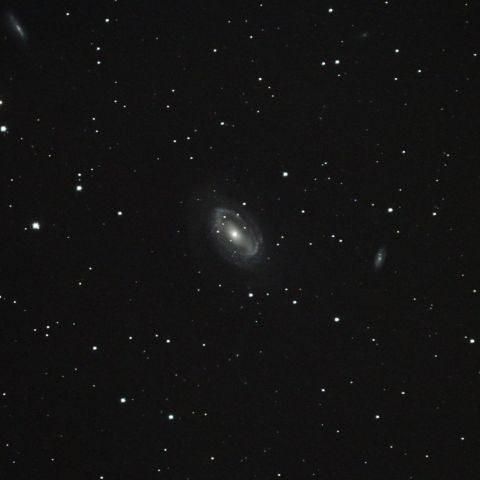 NGC4725