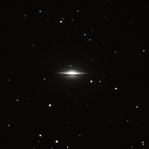 M104　ソンブレロ銀河