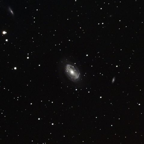 NGC4725