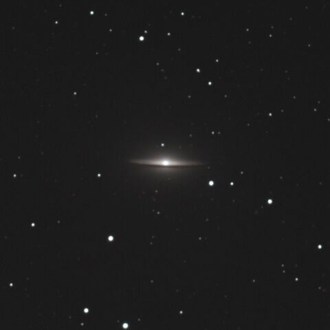 M104 ソンブレロ銀河