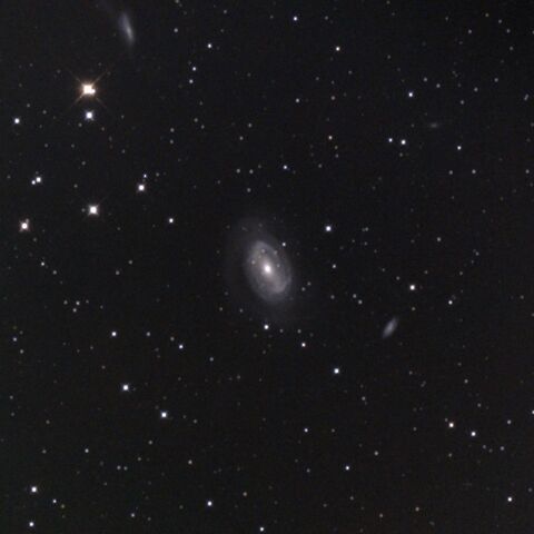 NGC4725
