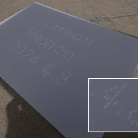 ピンホール遊び