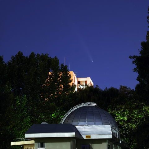彗星と札幌の名所(2)