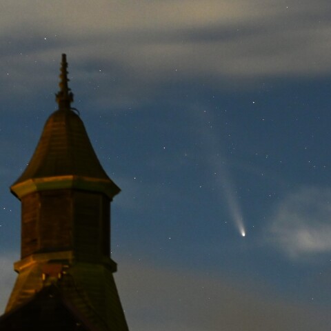 紫金山・アトラス彗星で記念写真