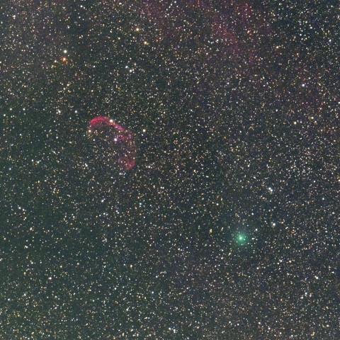 クレセント星雲とポンス・ブルックス彗星（１２Ｐ）